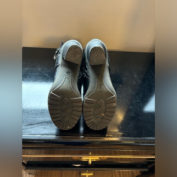 GUESS - Platform Combat Boots - Picture 7 of 10